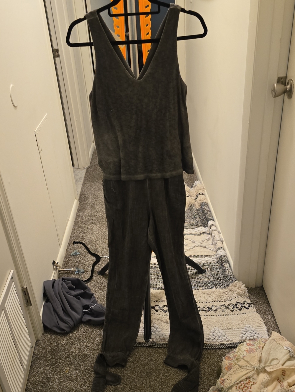 NWT AMADI Sleeveless V-Neck Jumpsuit in Charcoal